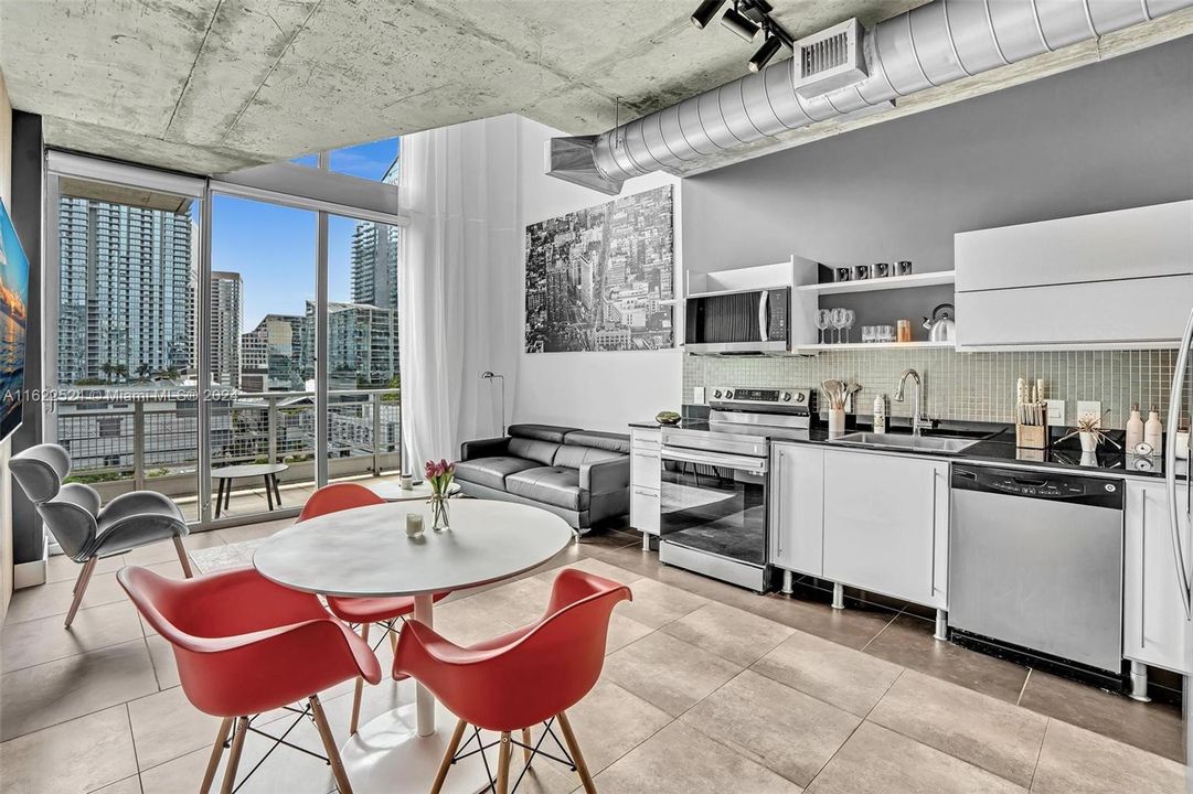 For Sale: $485,000 (1 beds, 1 baths, 795 Square Feet)