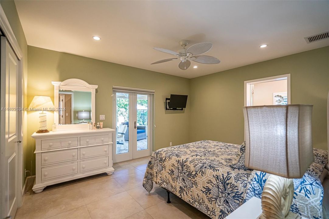 Recently Sold: $1,800,000 (3 beds, 2 baths, 1628 Square Feet)