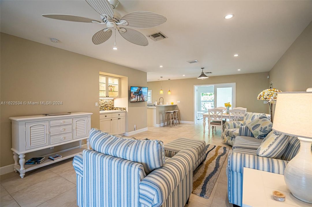 Recently Sold: $1,800,000 (3 beds, 2 baths, 1628 Square Feet)