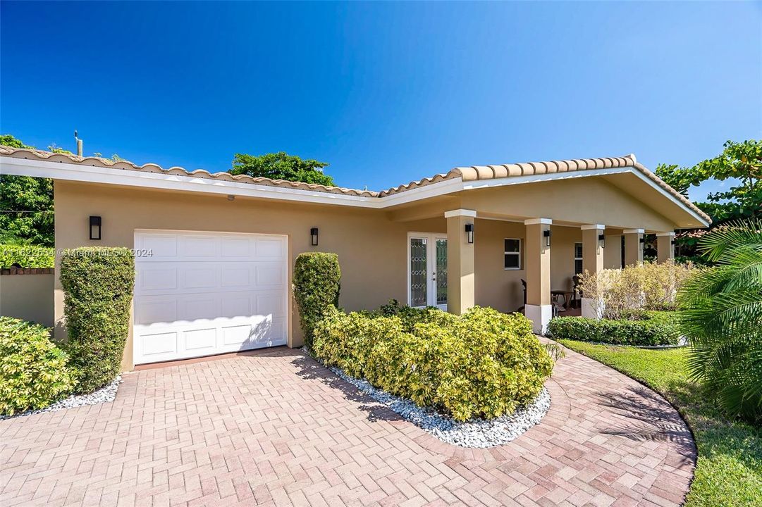 Recently Sold: $1,800,000 (3 beds, 2 baths, 1628 Square Feet)