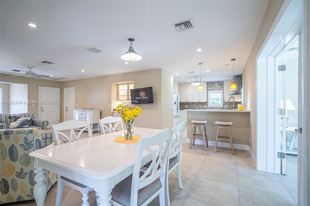 Recently Sold: $1,800,000 (3 beds, 2 baths, 1628 Square Feet)