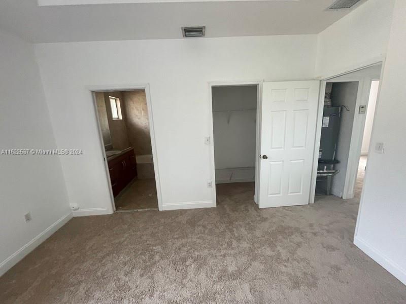 Active With Contract: $2,400 (2 beds, 2 baths, 1150 Square Feet)