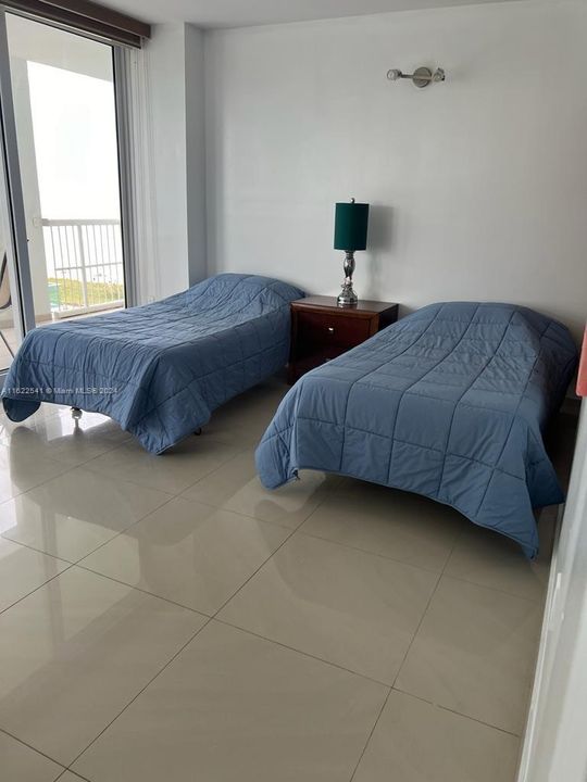 Recently Rented: $3,500 (2 beds, 2 baths, 1277 Square Feet)