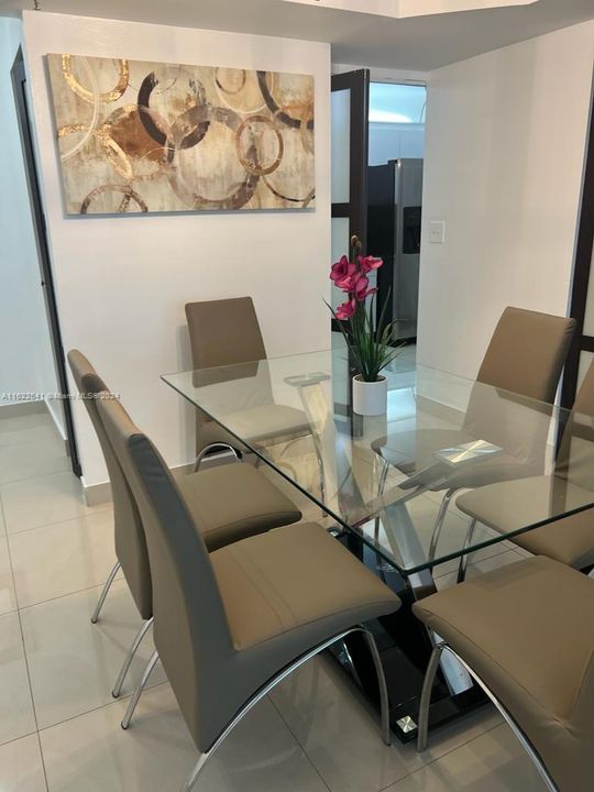 Recently Rented: $3,500 (2 beds, 2 baths, 1277 Square Feet)