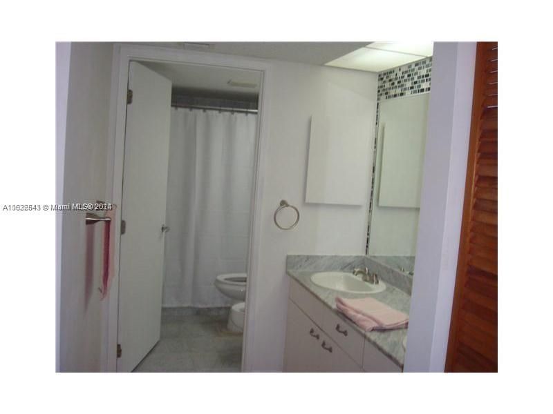 Recently Rented: $3,500 (2 beds, 2 baths, 1277 Square Feet)