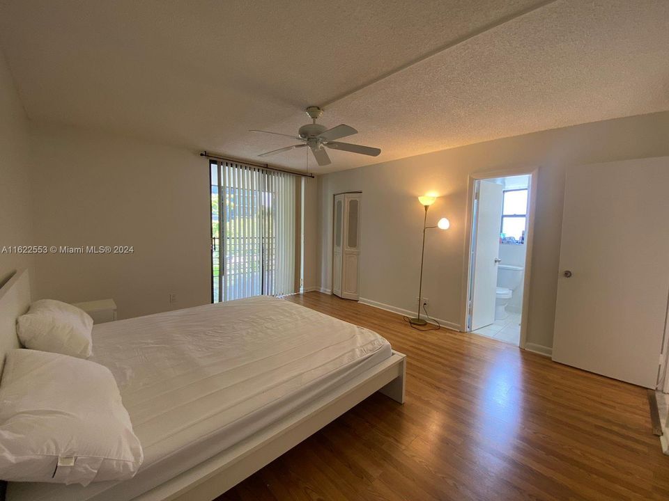 Recently Rented: $2,900 (3 beds, 2 baths, 1380 Square Feet)