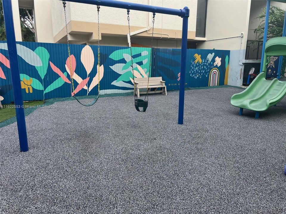 Recently Rented: $2,900 (3 beds, 2 baths, 1380 Square Feet)