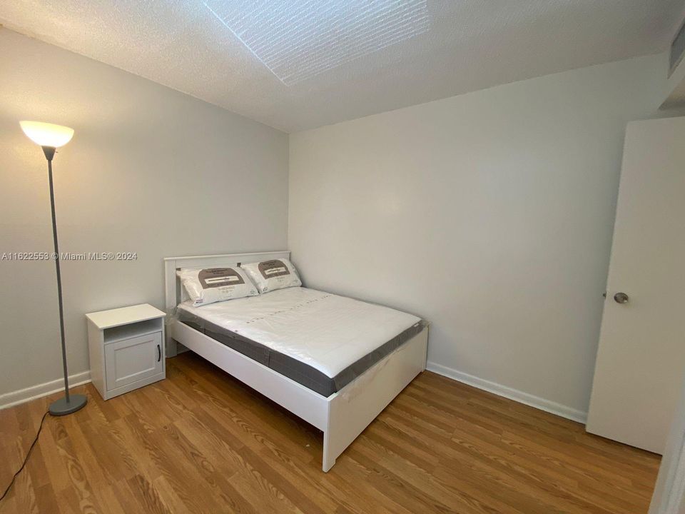 Recently Rented: $2,900 (3 beds, 2 baths, 1380 Square Feet)