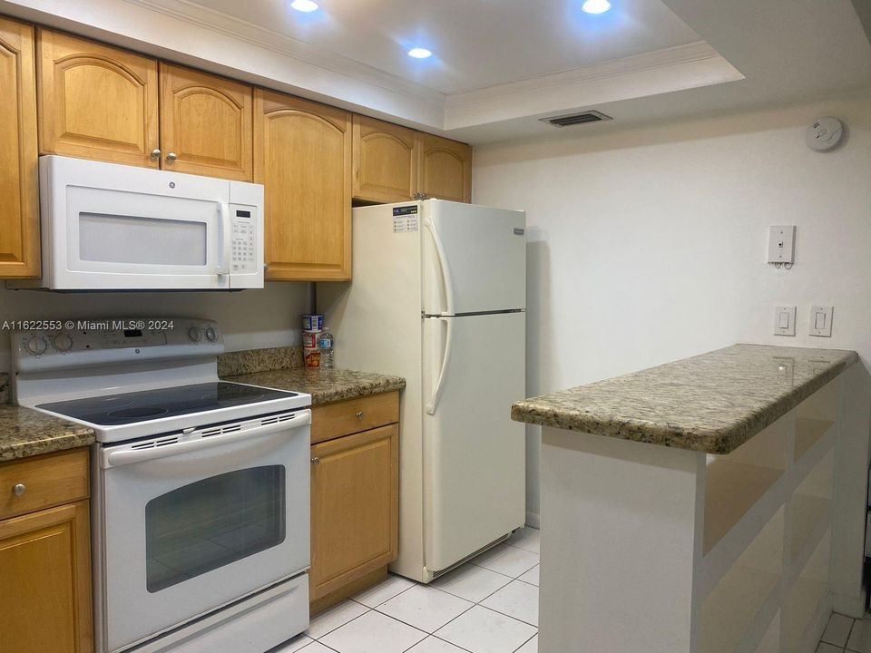 Recently Rented: $2,900 (3 beds, 2 baths, 1380 Square Feet)