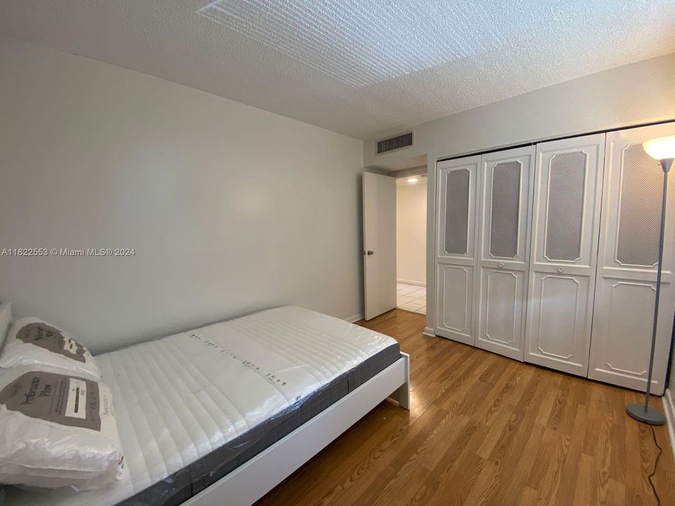 Recently Rented: $2,900 (3 beds, 2 baths, 1380 Square Feet)