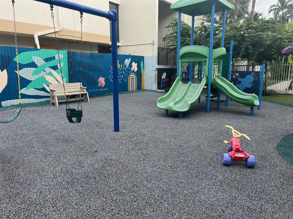 Recently Rented: $2,900 (3 beds, 2 baths, 1380 Square Feet)