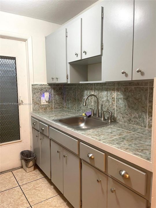 Active With Contract: $189,900 (1 beds, 1 baths, 540 Square Feet)