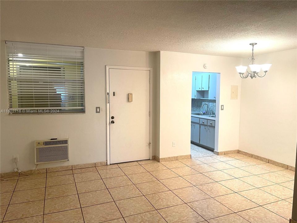 Active With Contract: $189,900 (1 beds, 1 baths, 540 Square Feet)