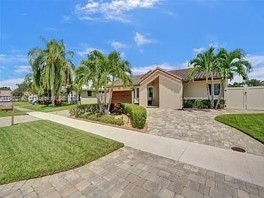 Recently Sold: $674,999 (3 beds, 2 baths, 1896 Square Feet)