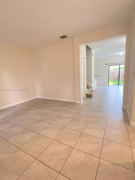 For Rent: $2,800 (3 beds, 2 baths, 1483 Square Feet)