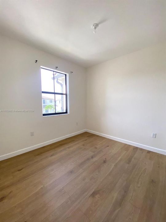 For Rent: $2,800 (3 beds, 2 baths, 1483 Square Feet)