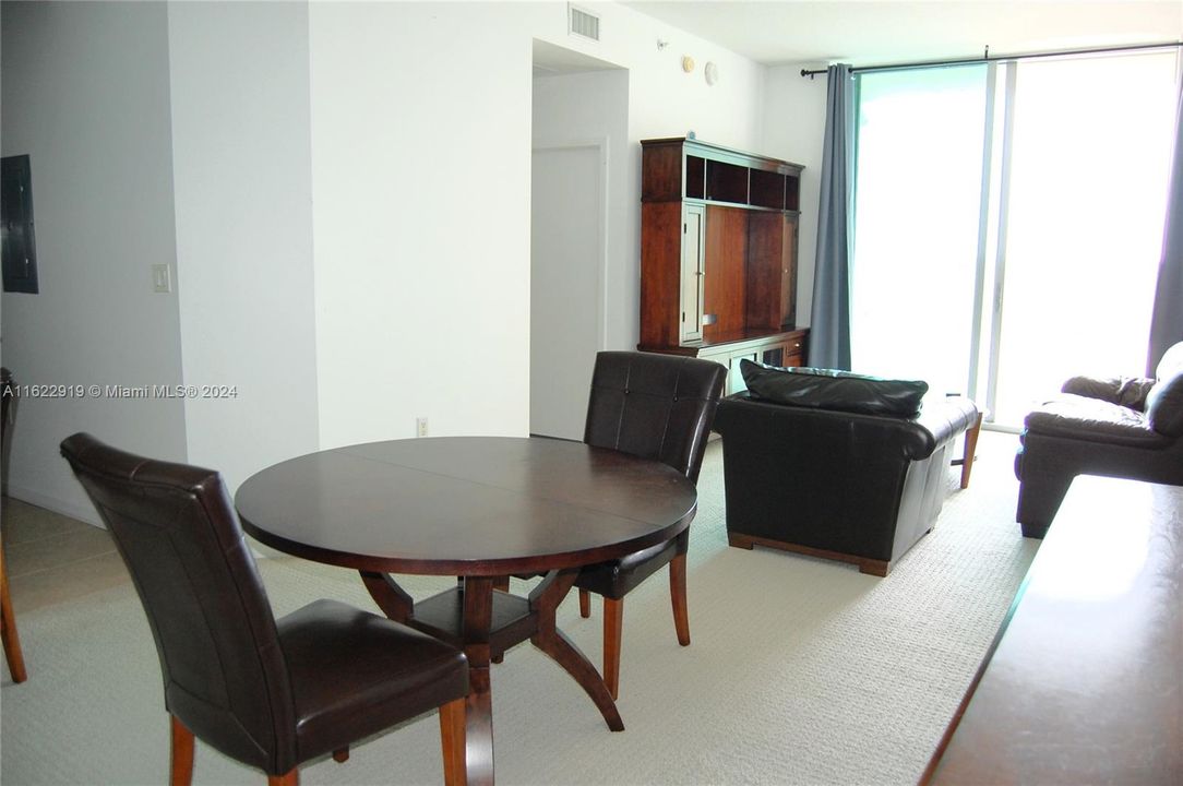 Recientemente alquilado: $2,500 (1 camas, 1 baños, 797 Pies cuadrados)