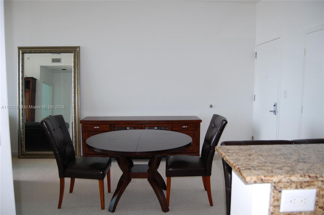 Recientemente alquilado: $2,500 (1 camas, 1 baños, 797 Pies cuadrados)