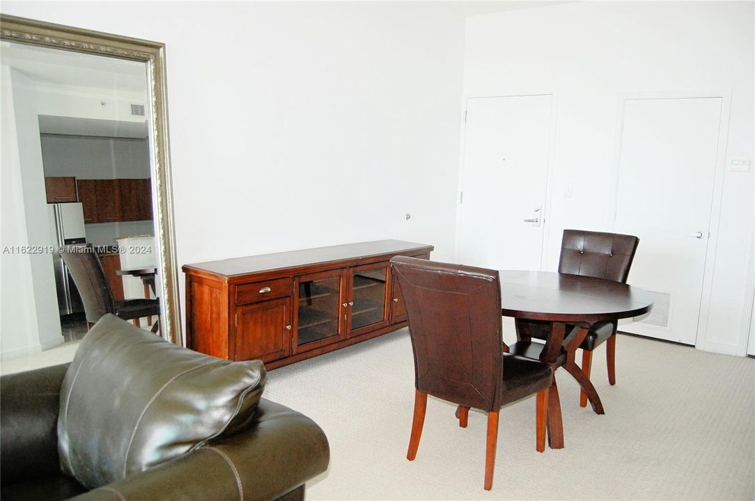 Recientemente alquilado: $2,500 (1 camas, 1 baños, 797 Pies cuadrados)