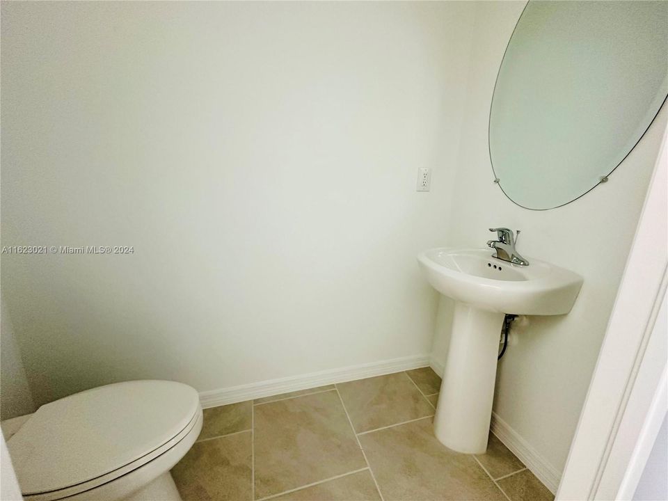 For Rent: $2,300 (4 beds, 2 baths, 0 Square Feet)