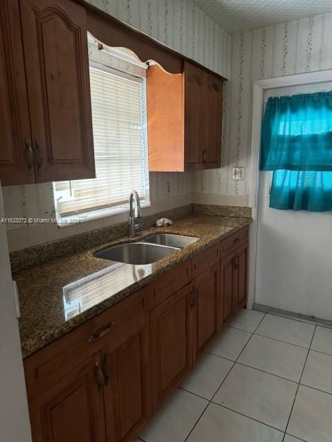 Vendido Recientemente: $410,000 (3 camas, 2 baños, 1590 Pies cuadrados)