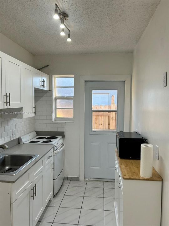 Recently Sold: $770,000 (0 beds, 0 baths, 2000 Square Feet)