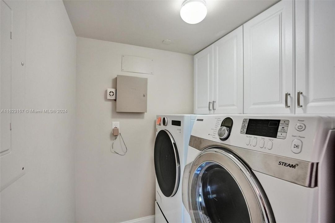 For Rent: $14,500 (2 beds, 2 baths, 1706 Square Feet)