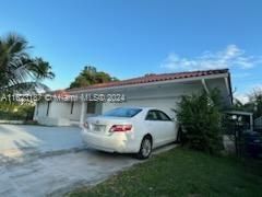 For Sale: $2,225,000 (4 beds, 2 baths, 1889 Square Feet)