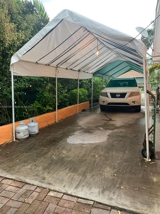 Recently Sold: $470,000 (3 beds, 1 baths, 1104 Square Feet)