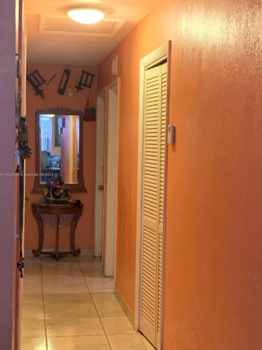 Recently Sold: $470,000 (3 beds, 1 baths, 1104 Square Feet)