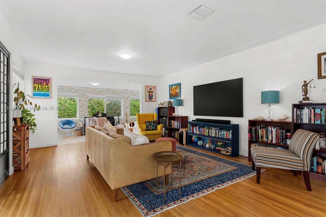 Active With Contract: $1,475,000 (3 beds, 2 baths, 1654 Square Feet)