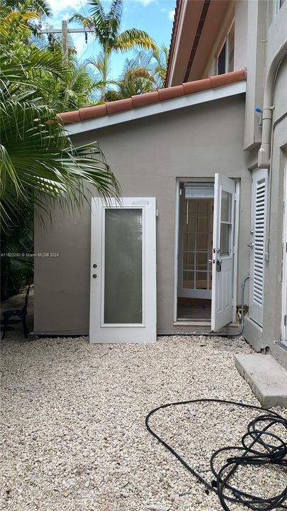 Recently Rented: $2,450 (1 beds, 1 baths, 778 Square Feet)