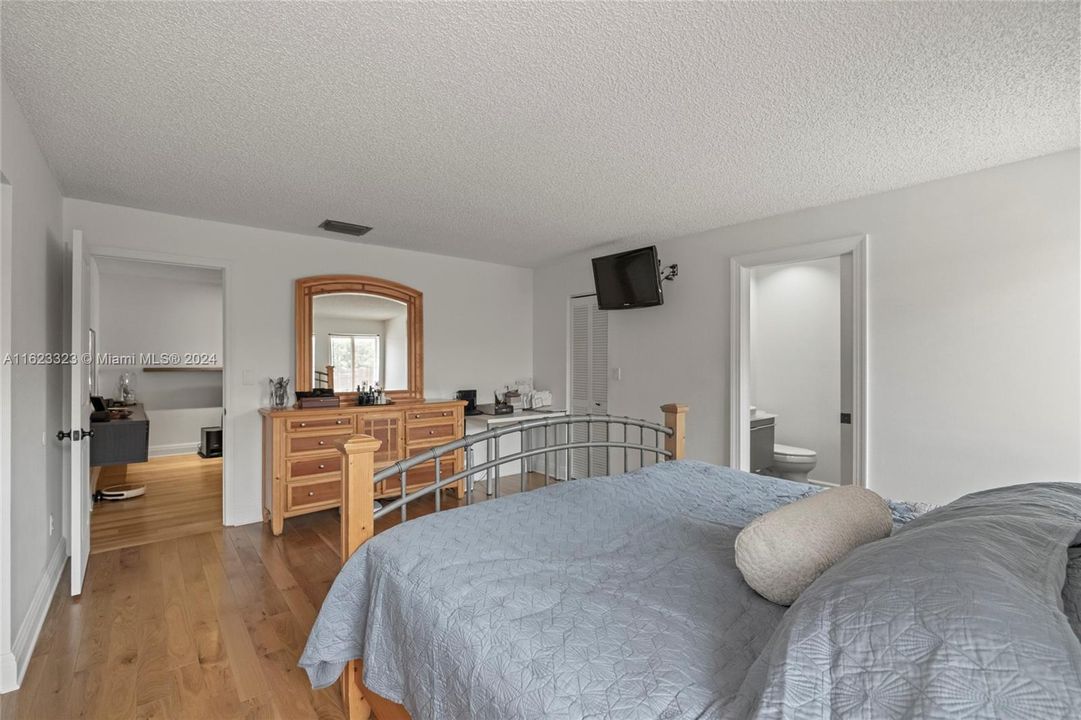 Recently Sold: $615,000 (3 beds, 2 baths, 1674 Square Feet)