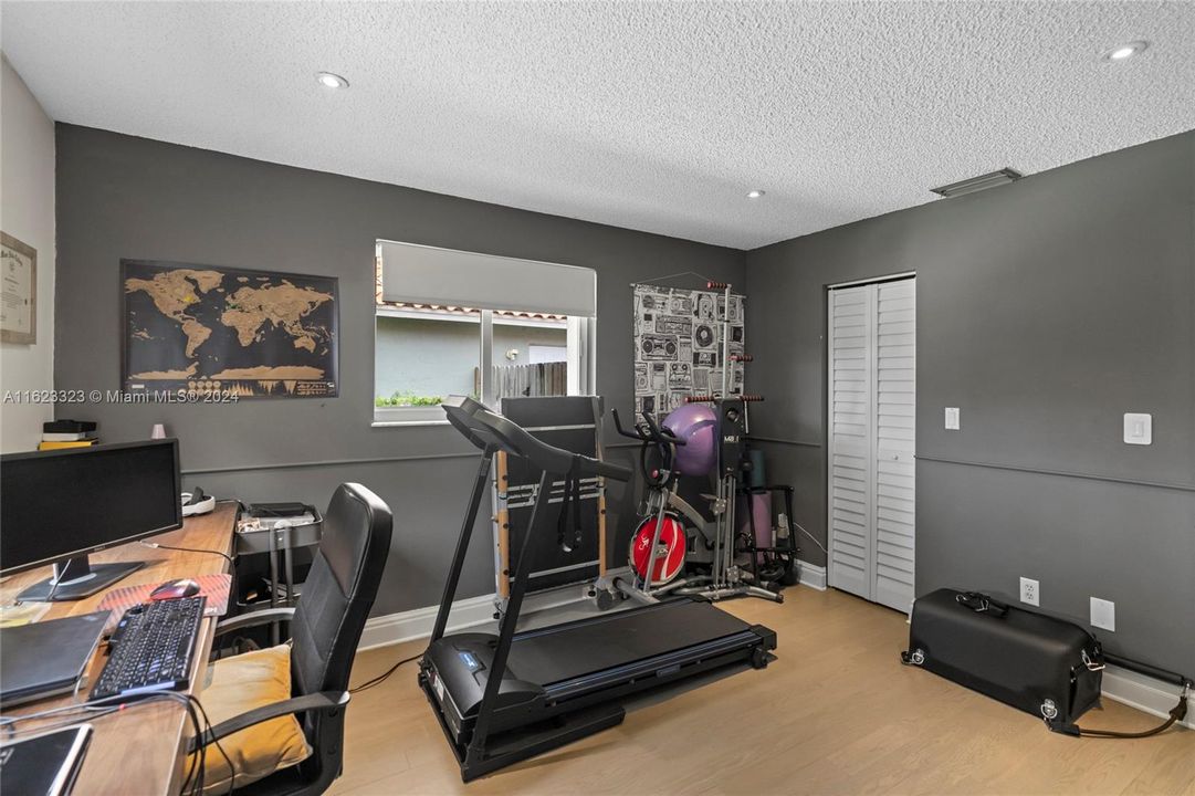 Recently Sold: $615,000 (3 beds, 2 baths, 1674 Square Feet)