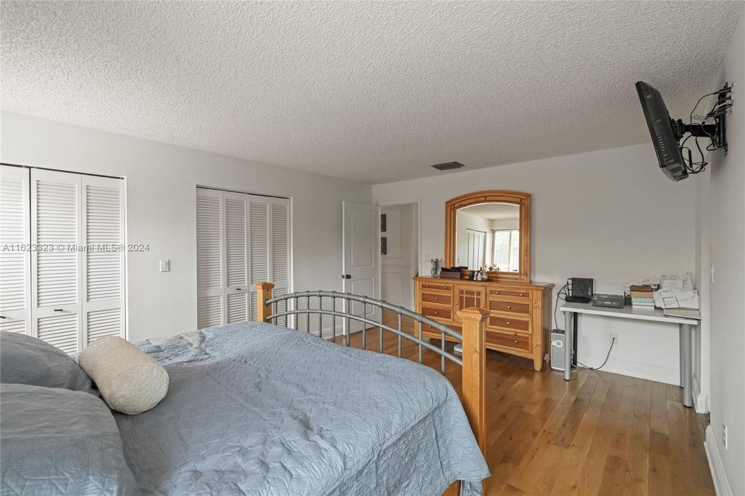 Recently Sold: $615,000 (3 beds, 2 baths, 1674 Square Feet)