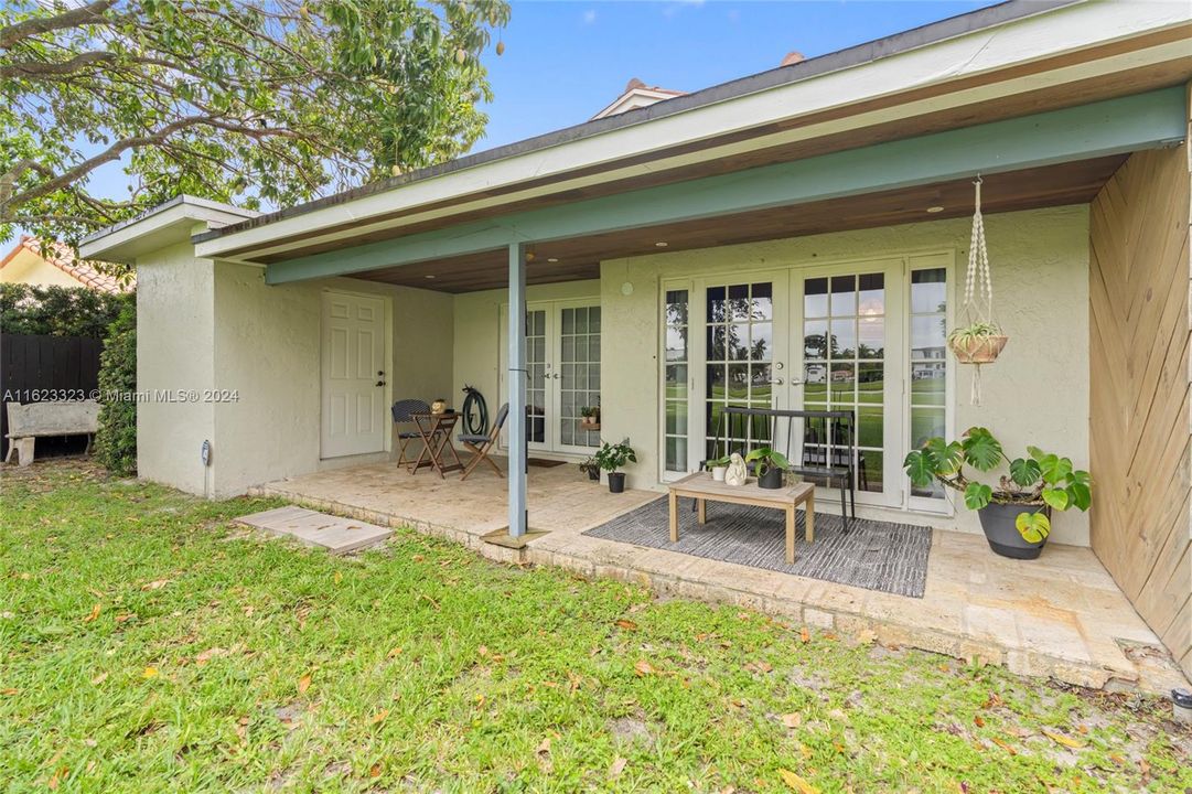 Recently Sold: $615,000 (3 beds, 2 baths, 1674 Square Feet)