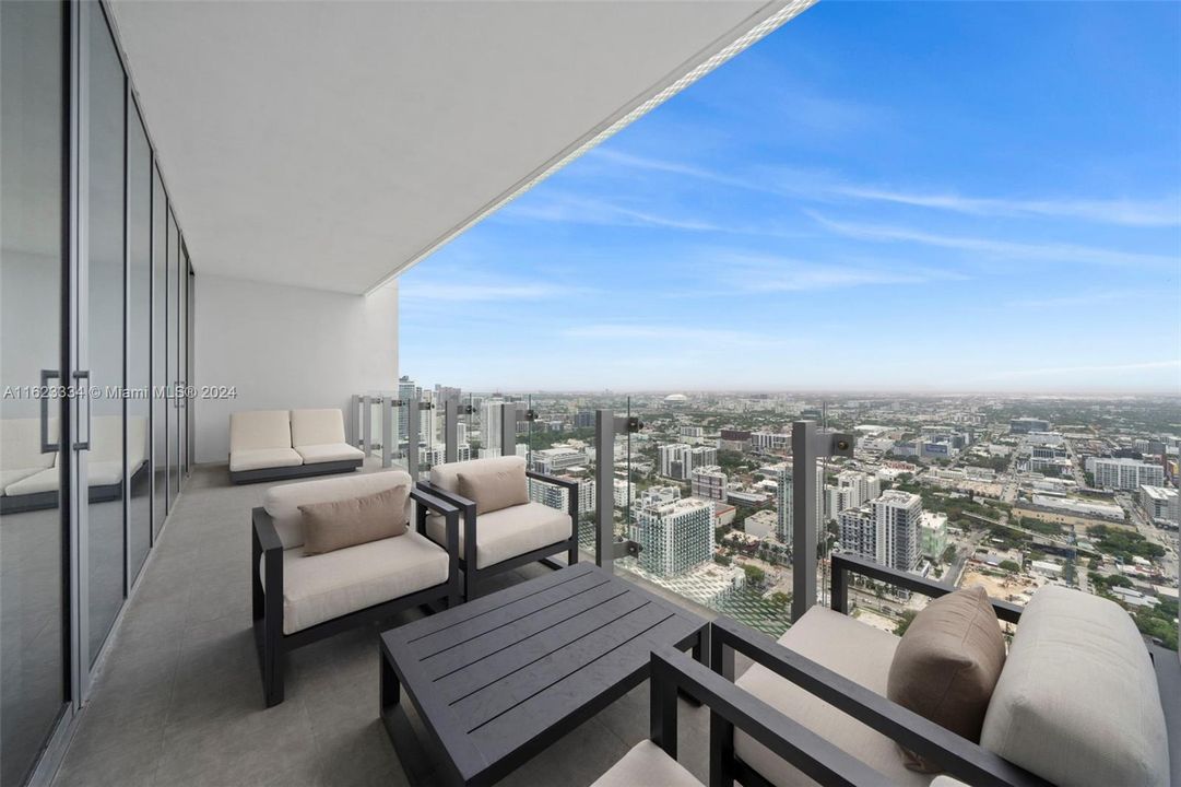 Active With Contract: $1,400,000 (2 beds, 2 baths, 1257 Square Feet)