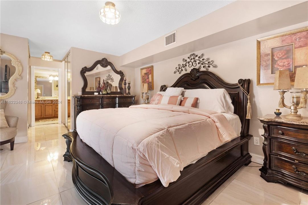 Недавно продано: $385,000 (3 спален, 2 ванн, 1488 Квадратных фут)