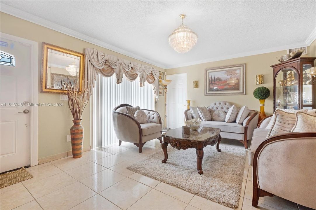 Недавно продано: $385,000 (3 спален, 2 ванн, 1488 Квадратных фут)