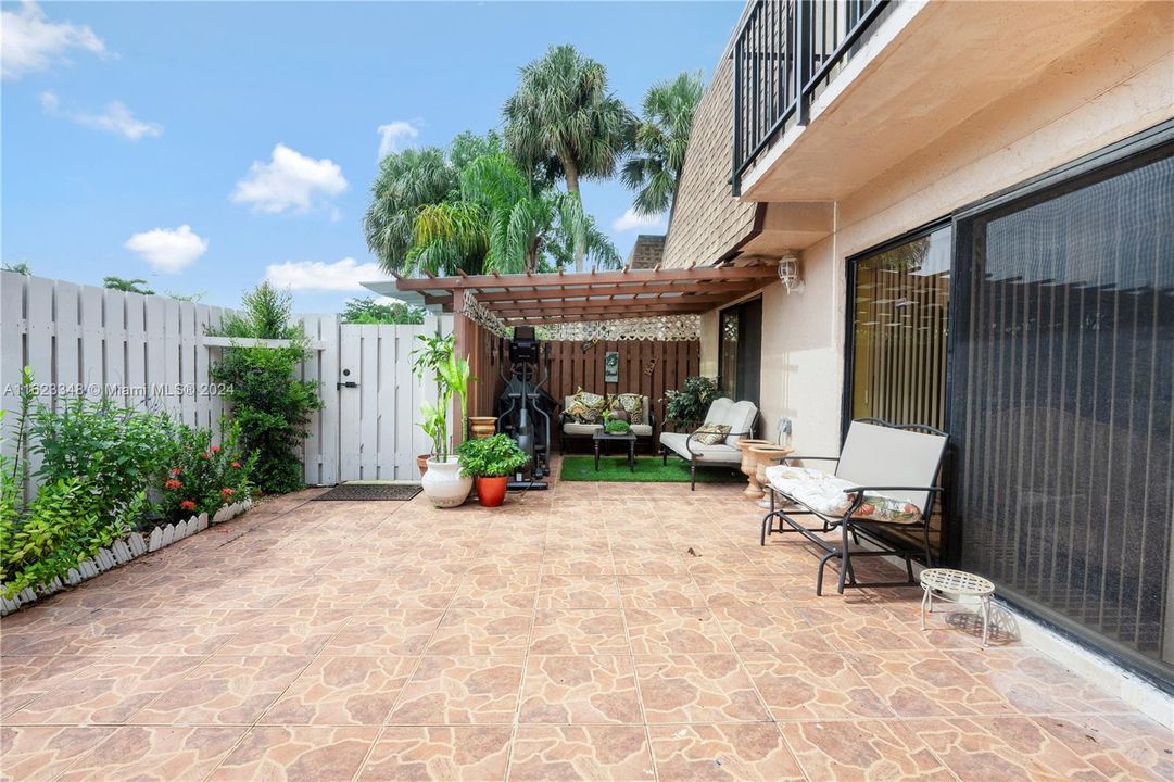 Недавно продано: $385,000 (3 спален, 2 ванн, 1488 Квадратных фут)