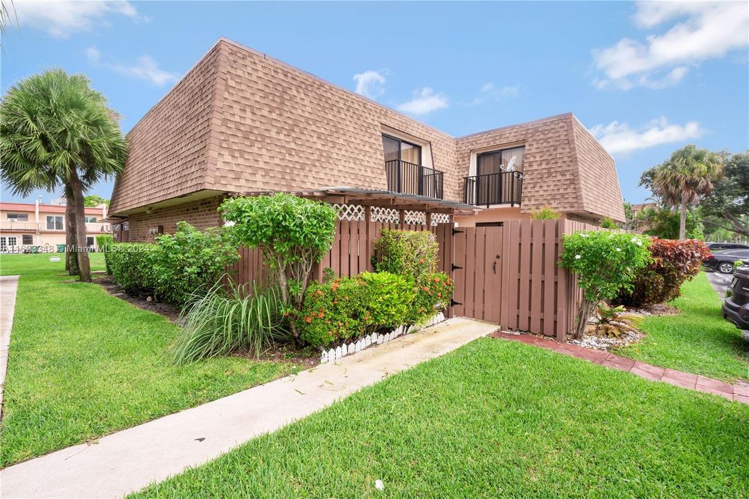 Недавно продано: $385,000 (3 спален, 2 ванн, 1488 Квадратных фут)