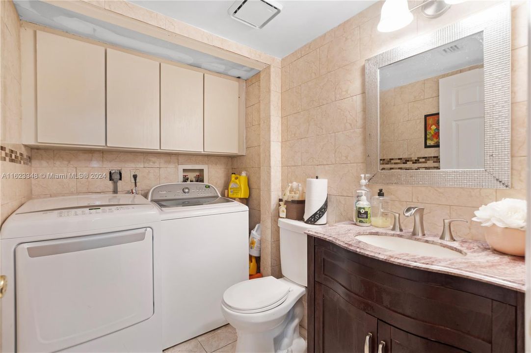 Недавно продано: $385,000 (3 спален, 2 ванн, 1488 Квадратных фут)