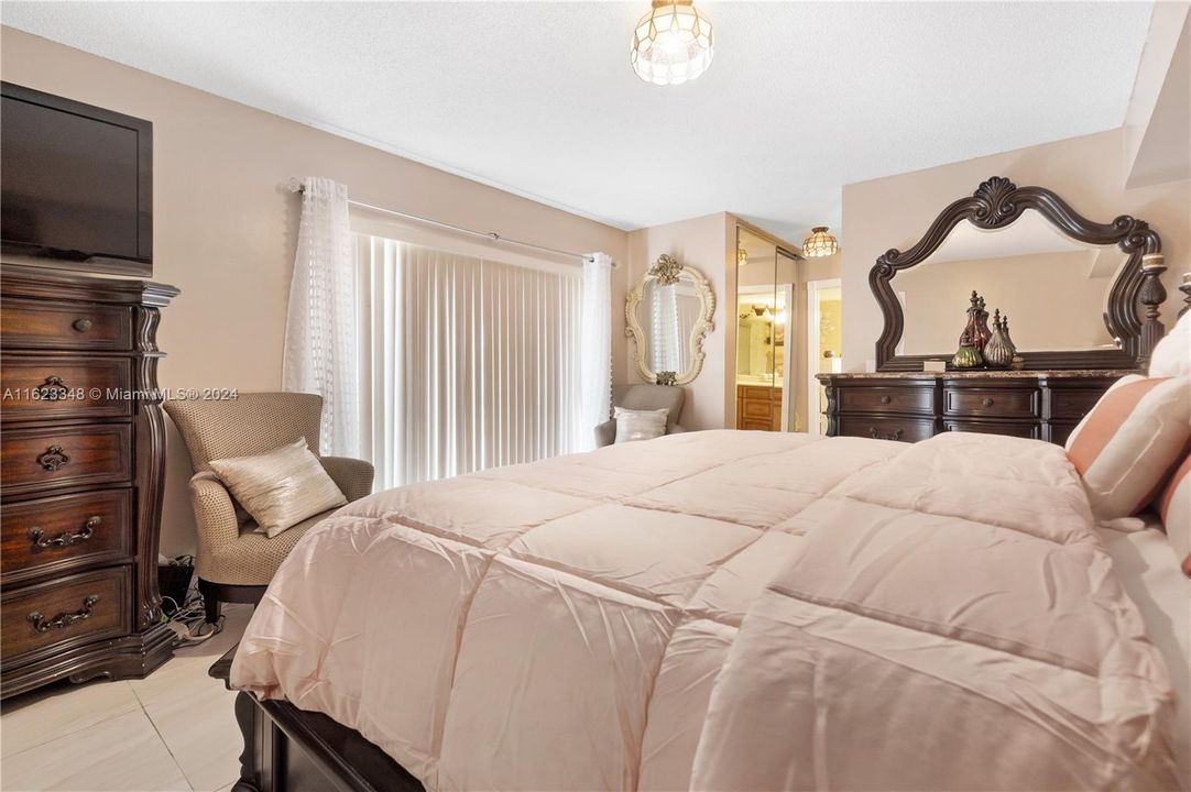 Недавно продано: $385,000 (3 спален, 2 ванн, 1488 Квадратных фут)