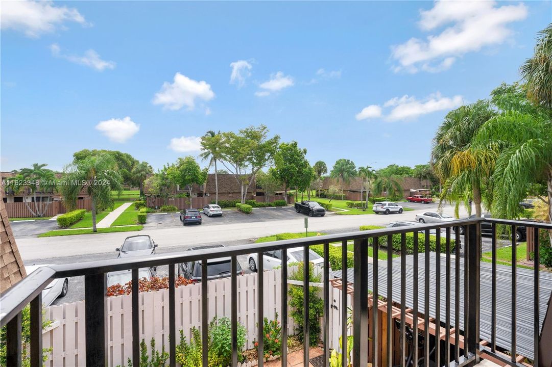 Недавно продано: $385,000 (3 спален, 2 ванн, 1488 Квадратных фут)