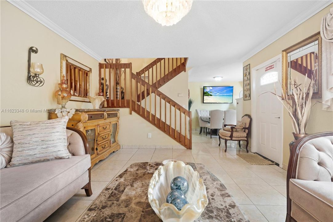 Недавно продано: $385,000 (3 спален, 2 ванн, 1488 Квадратных фут)