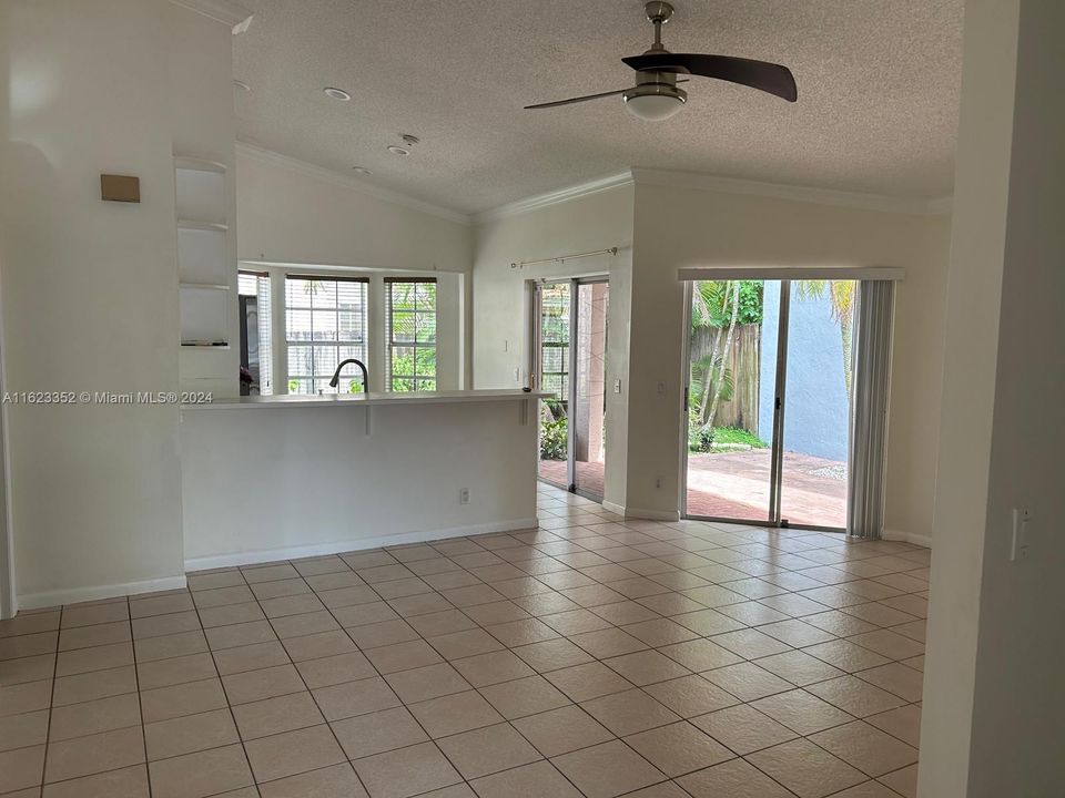 Recently Rented: $3,100 (2 beds, 2 baths, 959 Square Feet)