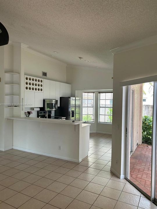 Recently Rented: $3,100 (2 beds, 2 baths, 959 Square Feet)