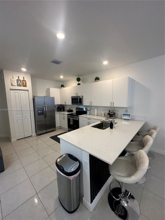 Active With Contract: $3,100 (4 beds, 2 baths, 1820 Square Feet)