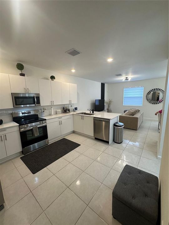 Active With Contract: $3,100 (4 beds, 2 baths, 1820 Square Feet)