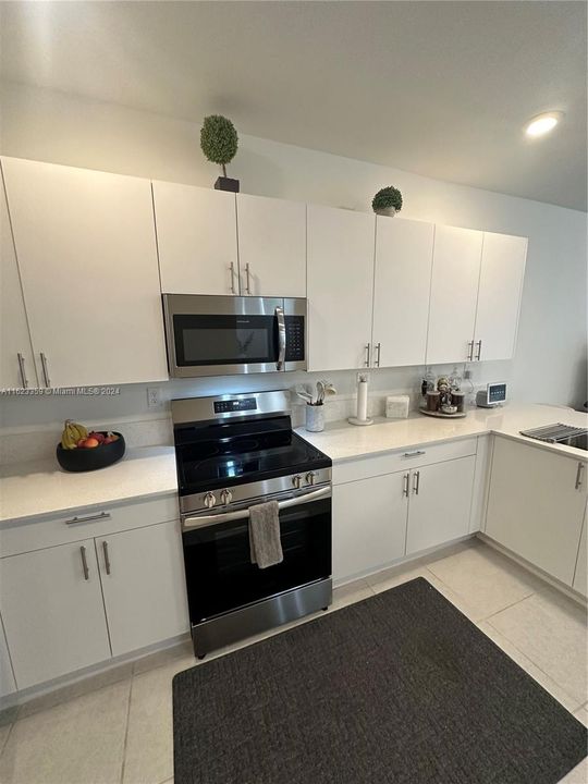 Active With Contract: $3,100 (4 beds, 2 baths, 1820 Square Feet)